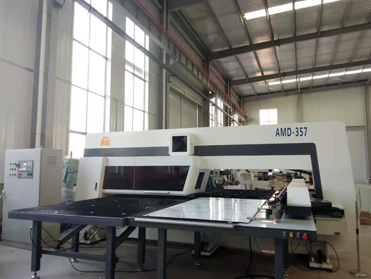 Hydraulic CNC Turret Punching Press Machine For Metal Sheet