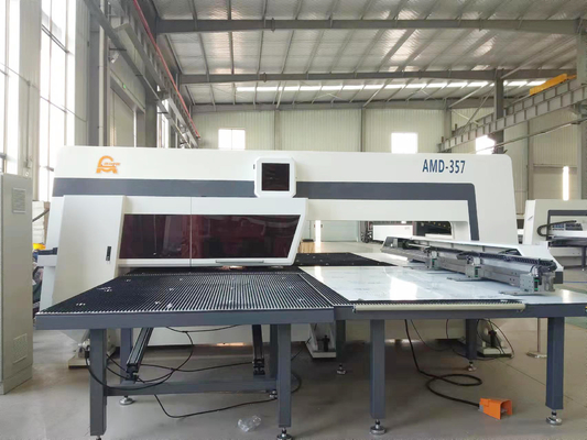 Hydraulic CNC Turret Punching Press Machine For Metal Sheet